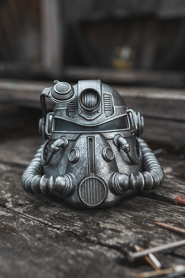 Fallout T-51 Power Armor Helmet Mini Desktop Statue – Bethesda