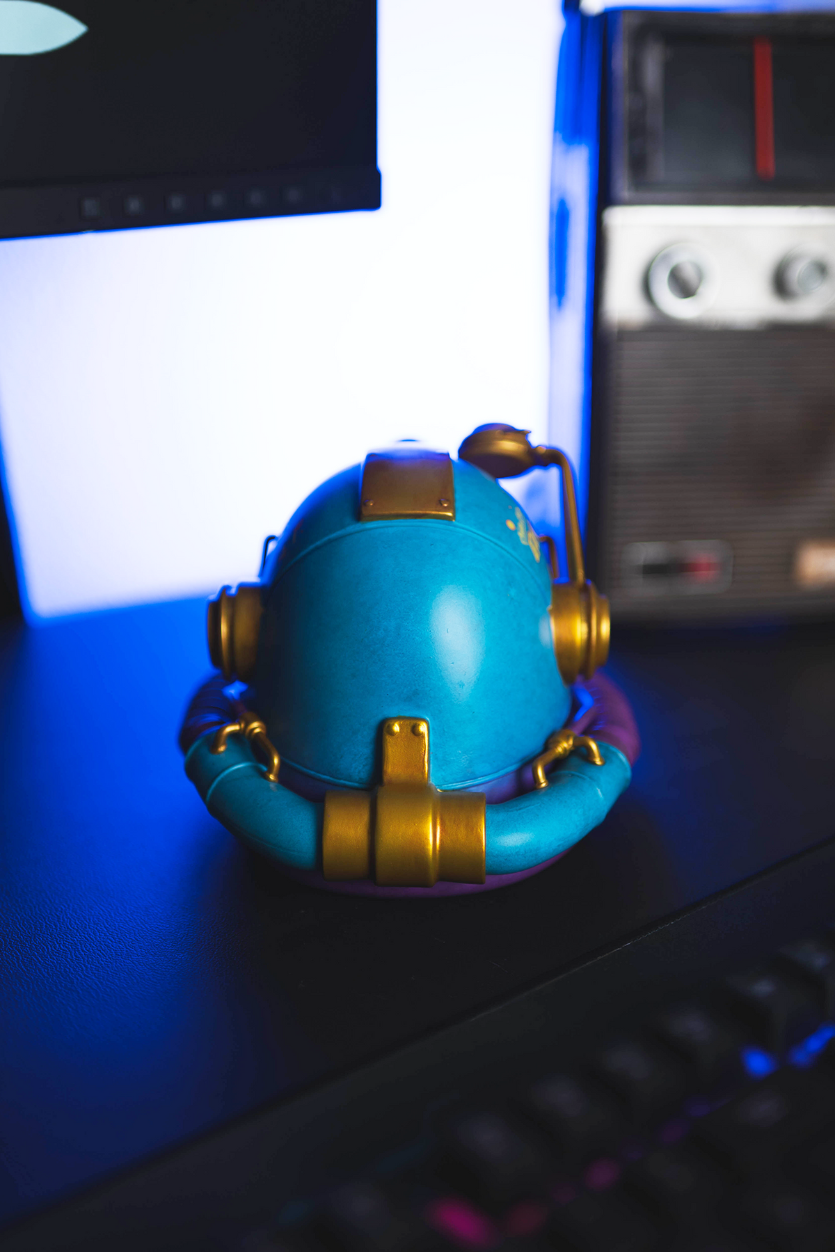 Fallout Nuka-Cola Quantum Power Armor Helmet Mini Desktop Statue