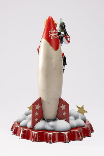 Estatua del traje cohete de Nuka-Girl de Fallout