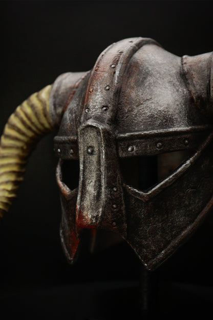 Replica dell'elmo del Dragonborn di The Elder Scrolls V: Skyrim