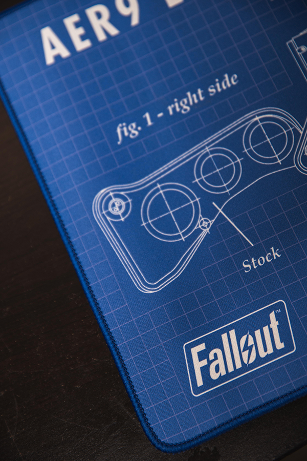Tappetino per mouse oversize con schemi del fucile laser di Fallout