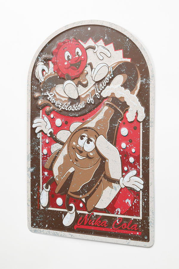 Cartello pubblicitario vintage di Fallout Nuka-Cola in metallo